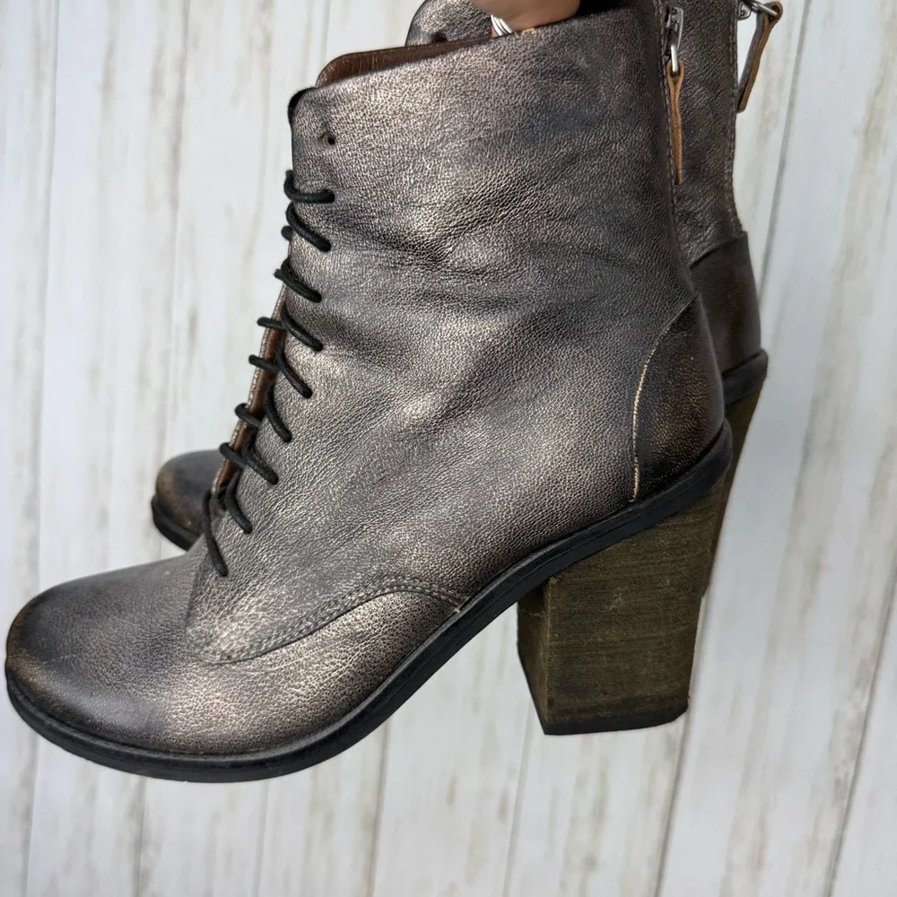 Bacio 61 Metallic Gray Boots - Picture 5 of 7